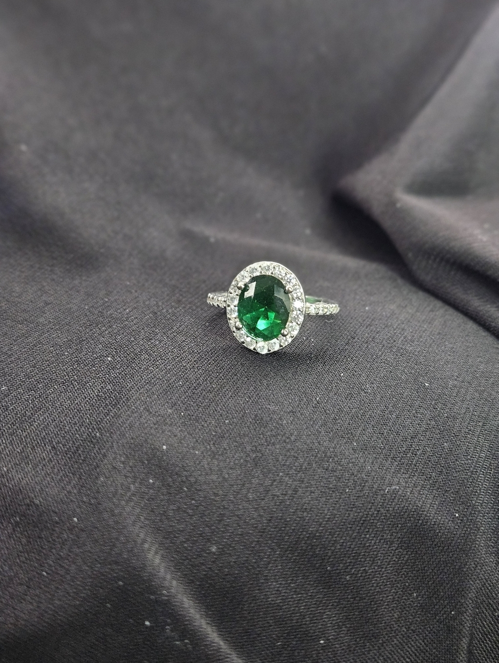 Elegant Emerald Gemstone Sterling Silver Ring